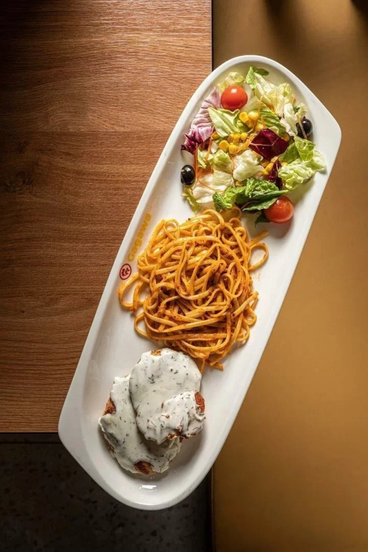 Интерьер/Экстерьер/Банкетная зона/Бар/Стол для двоих/Вход/Главный зал/Lounge зона кафе Gagawa фото