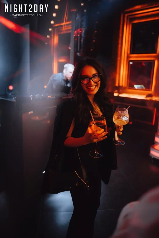 Интерьер/Экстерьер/Банкетная зона/Бар/Стол для двоих/Вход/Главный зал/Lounge зона клуб Project фото