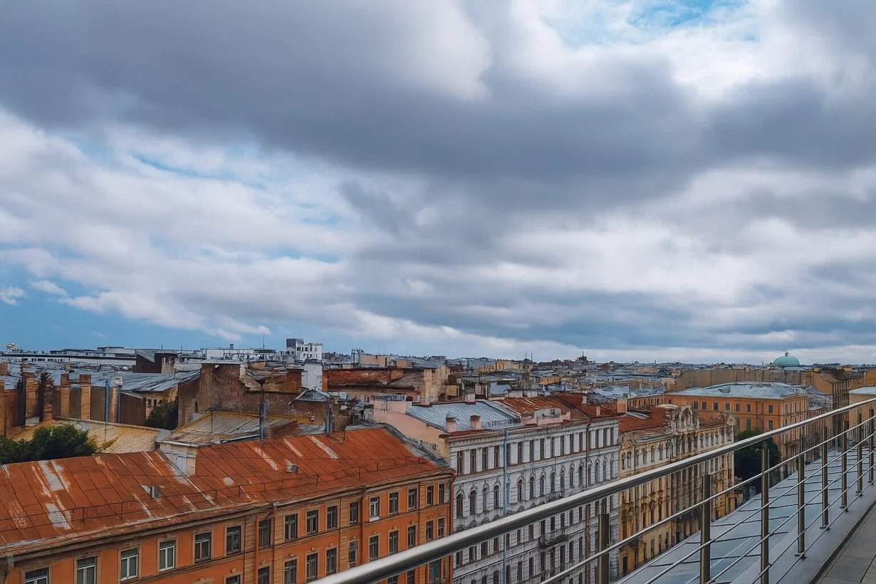 Интерьер/Экстерьер/Банкетная зона/Бар/Стол для двоих/Вход/Главный зал/Lounge зона ресторан Паруса на крыше фото
