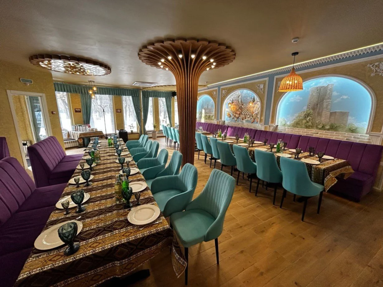 Интерьер/Экстерьер/Банкетная зона/Бар/Стол для двоих/Вход/Главный зал/Lounge зона  Doner фото