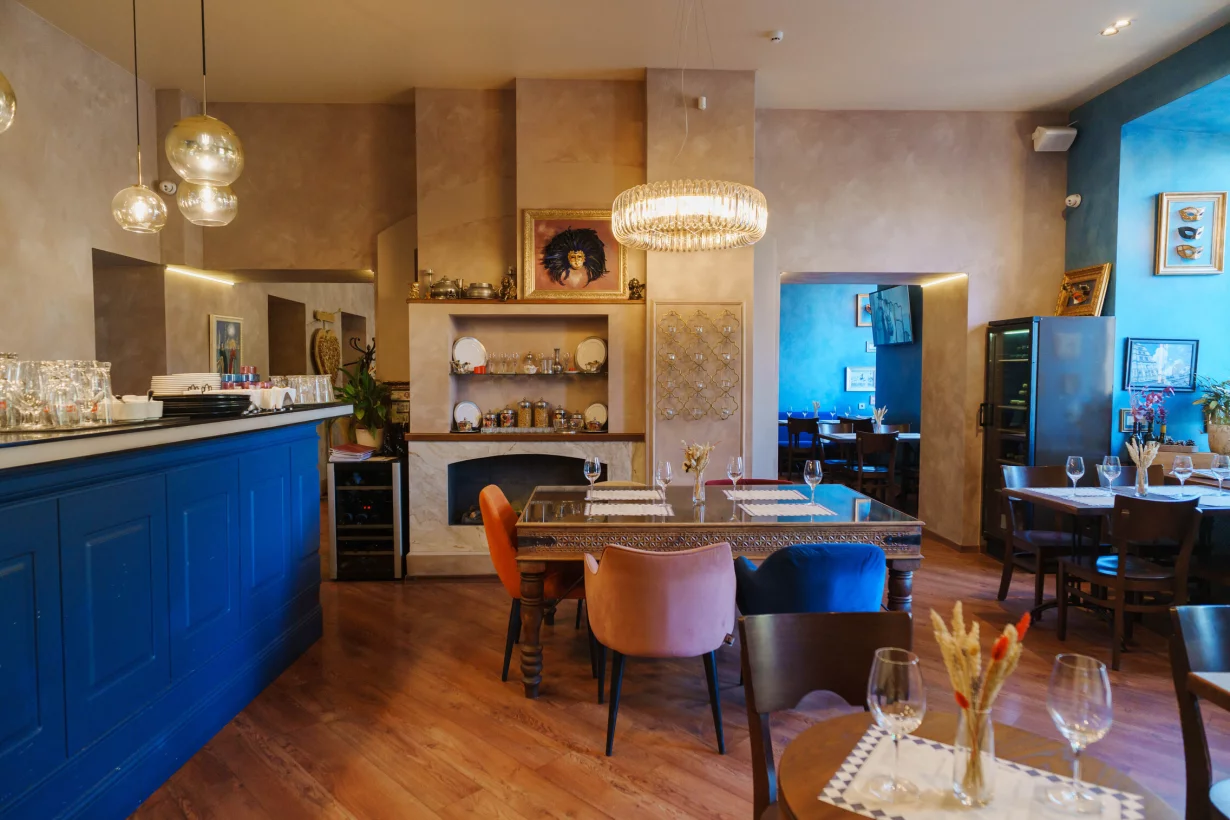 Интерьер/Экстерьер/Банкетная зона/Бар/Стол для двоих/Вход/Главный зал/Lounge зона ресторан Sapori di Italia фото