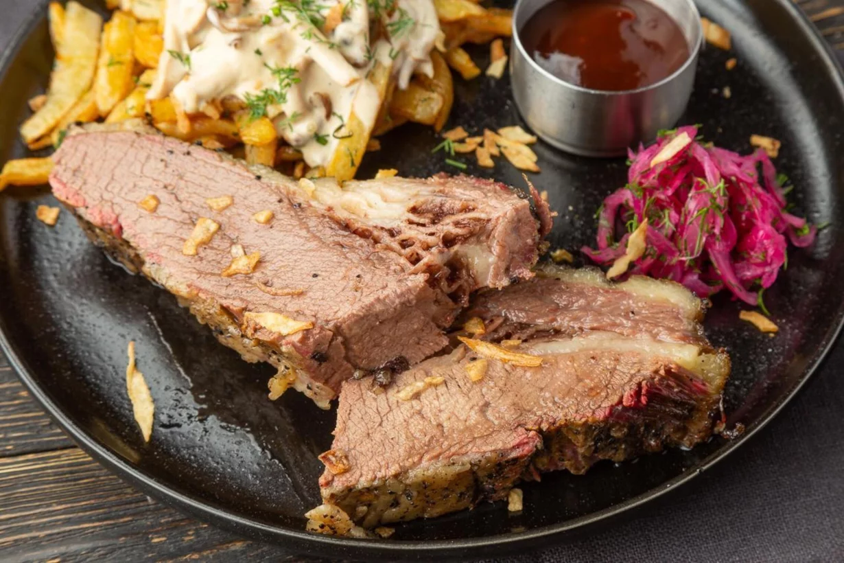 Интерьер/Экстерьер/Банкетная зона/Бар/Стол для двоих/Вход/Главный зал/Lounge зона ресторан Пытка мясом фото