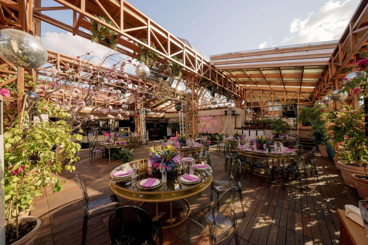 Интерьер/Экстерьер/Банкетная зона/Бар/Стол для двоих/Вход/Главный зал/Lounge зона ресторанный комплекс Soho Rooms фото