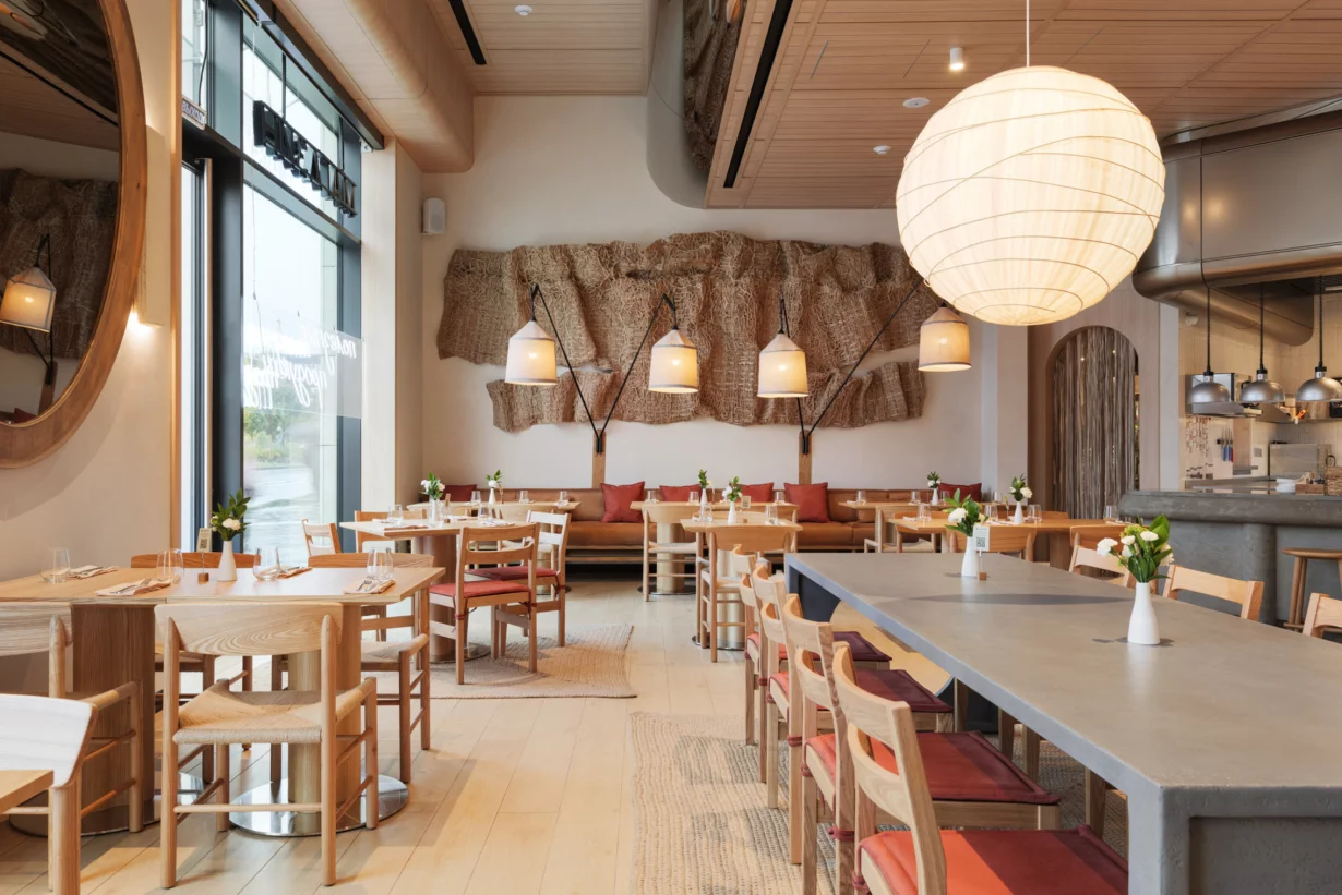 Интерьер/Экстерьер/Банкетная зона/Бар/Стол для двоих/Вход/Главный зал/Lounge зона ресторан «М2 Органик клуб» Слава фото