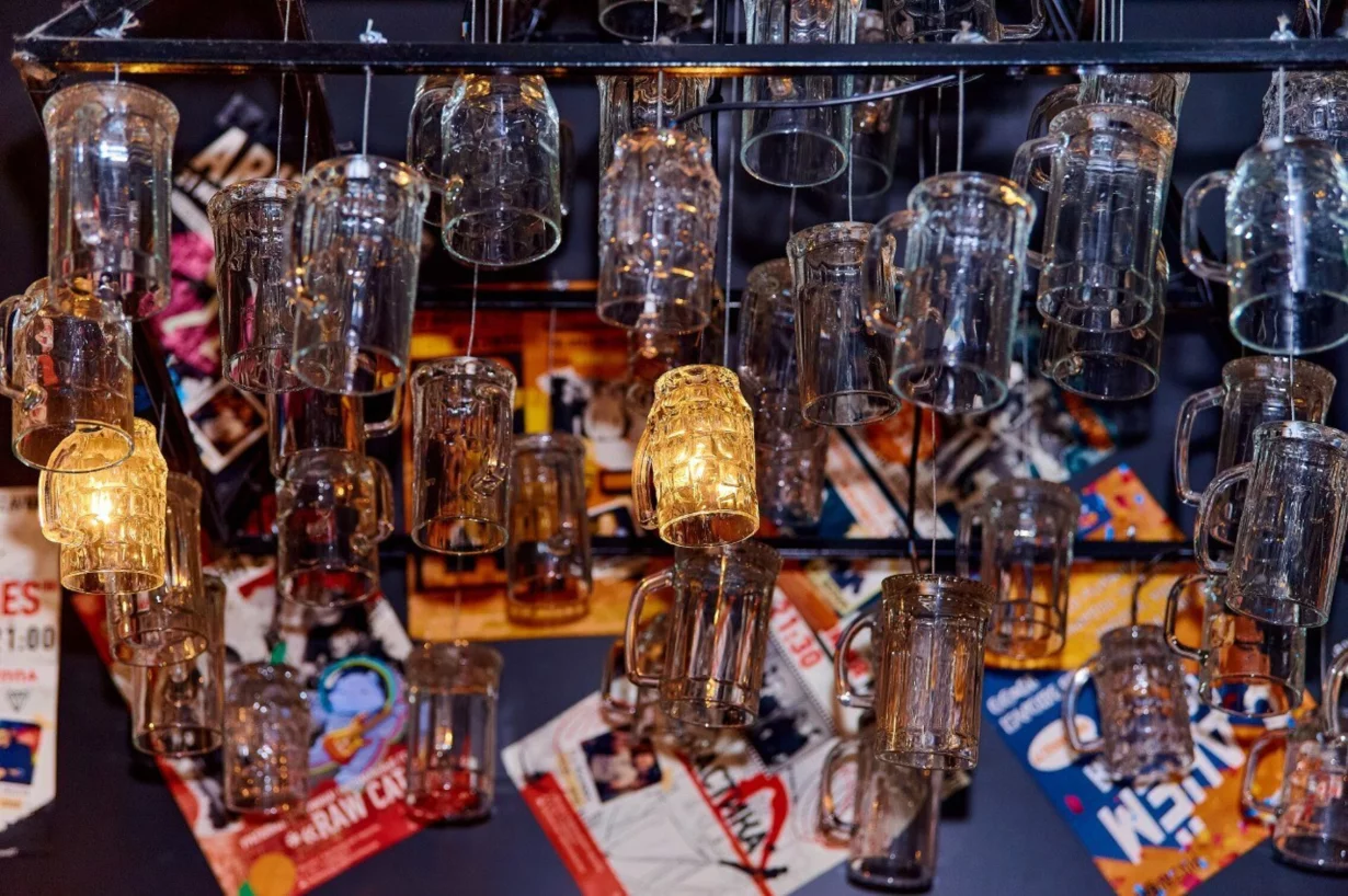 Интерьер/Экстерьер/Банкетная зона/Бар/Стол для двоих/Вход/Главный зал/Lounge зона бар Pivzavod77 фото