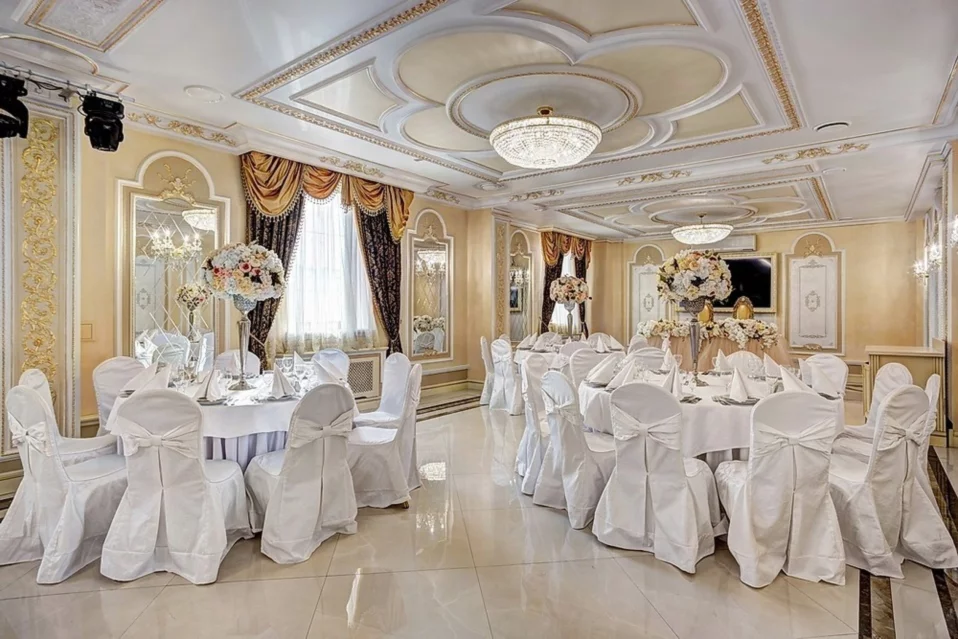 Интерьер/Экстерьер/Банкетная зона/Бар/Стол для двоих/Вход/Главный зал/Lounge зона ресторанный комплекс Парадайз фото