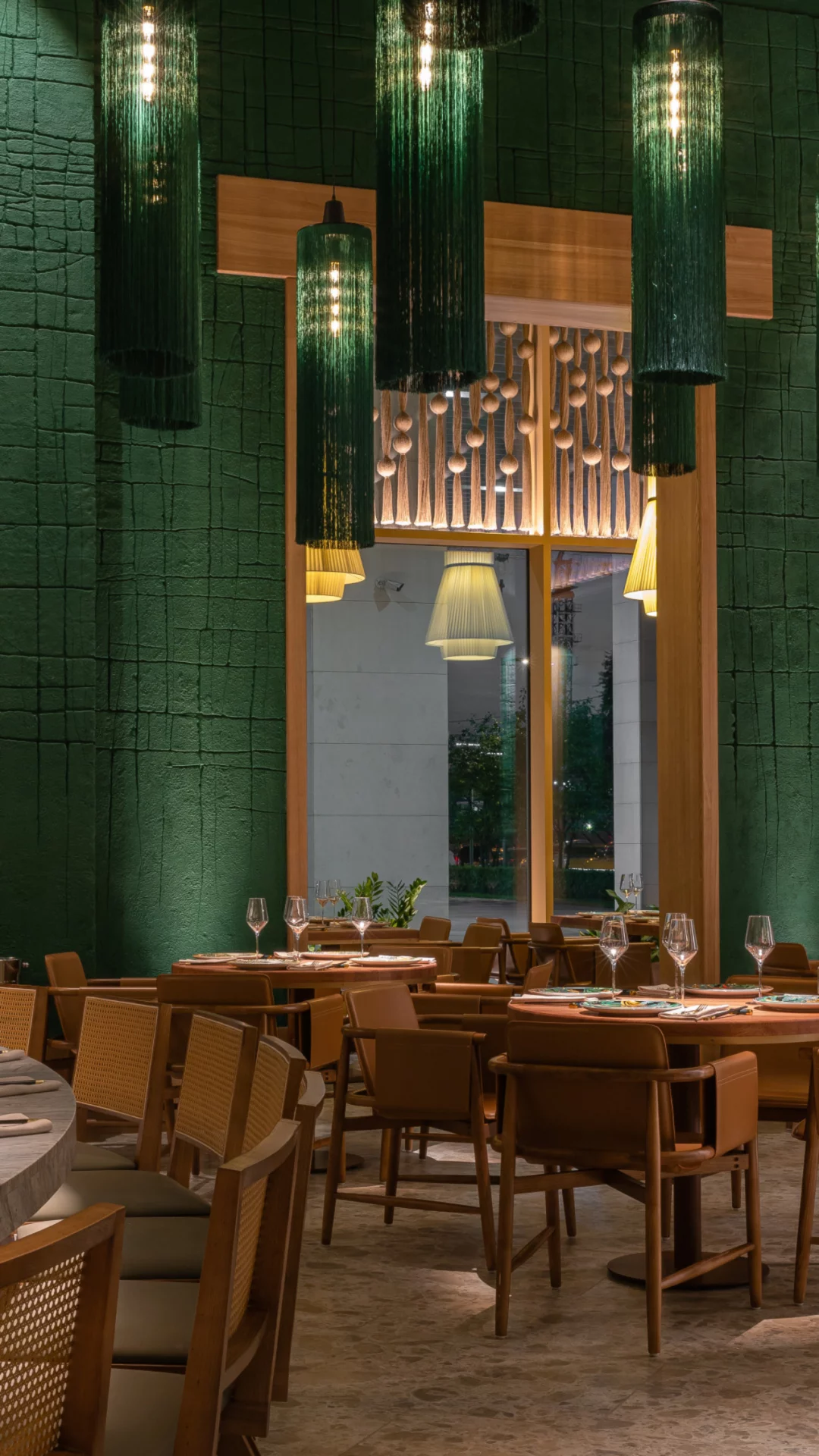 Интерьер/Экстерьер/Банкетная зона/Бар/Стол для двоих/Вход/Главный зал/Lounge зона ресторан Конг фото