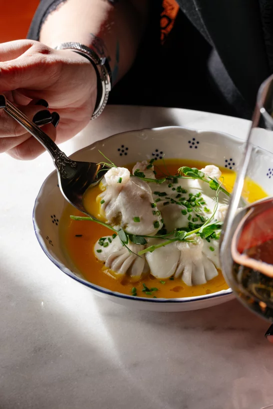 Интерьер/Экстерьер/Банкетная зона/Бар/Стол для двоих/Вход/Главный зал/Lounge зона ресторан Pádre Khinkali фото