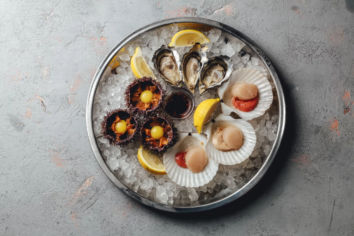 Интерьер/Экстерьер/Банкетная зона/Бар/Стол для двоих/Вход/Главный зал/Lounge зона гастробар Деликатеска фото