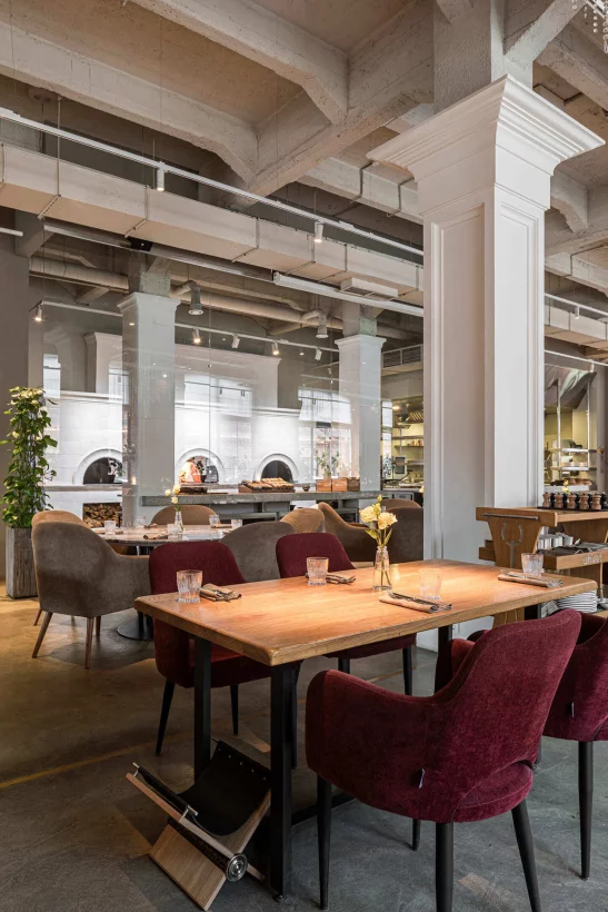 Интерьер/Экстерьер/Банкетная зона/Бар/Стол для двоих/Вход/Главный зал/Lounge зона ресторан Uhvat фото