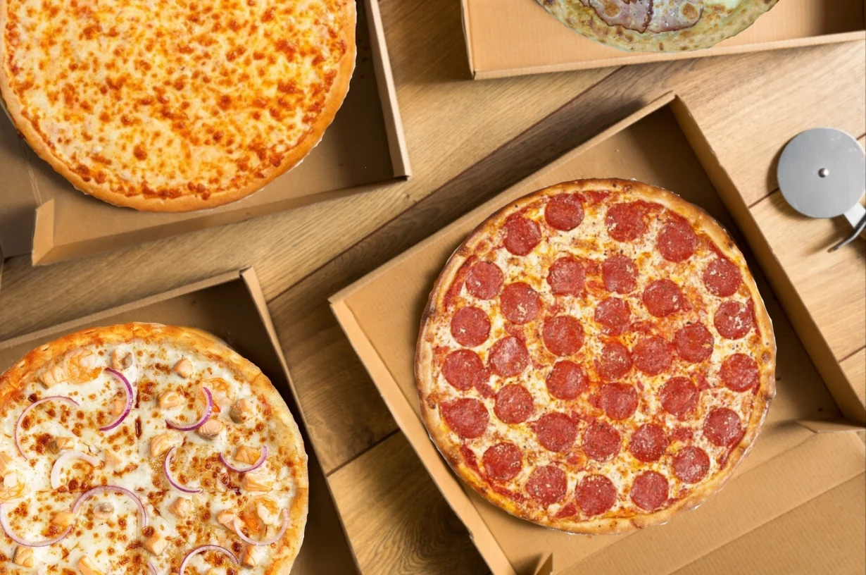 Интерьер/Экстерьер/Банкетная зона/Бар/Стол для двоих/Вход/Главный зал/Lounge зона служба доставки Cranz Pizza фото