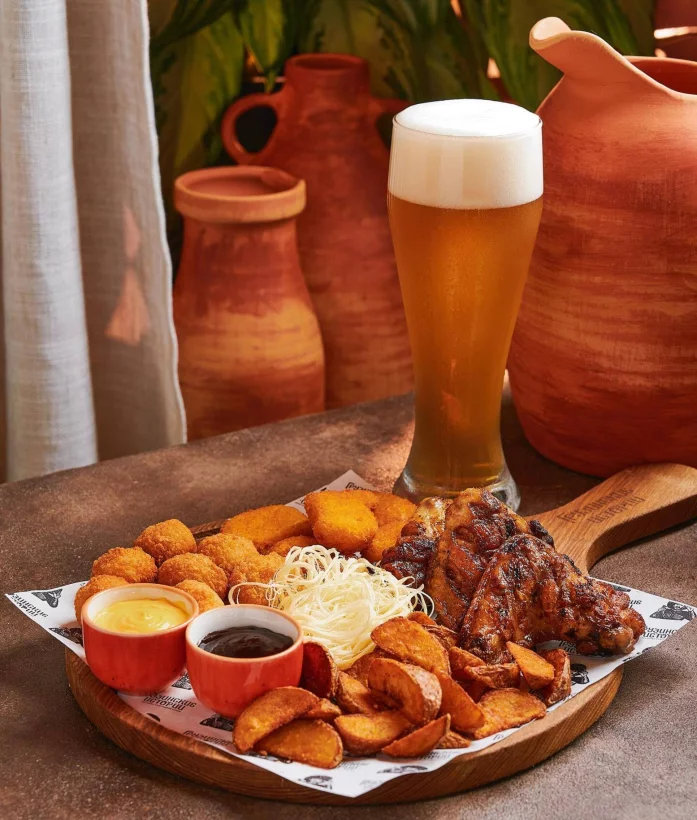 Интерьер/Экстерьер/Банкетная зона/Бар/Стол для двоих/Вход/Главный зал/Lounge зона ресторан Грузинские истории фото