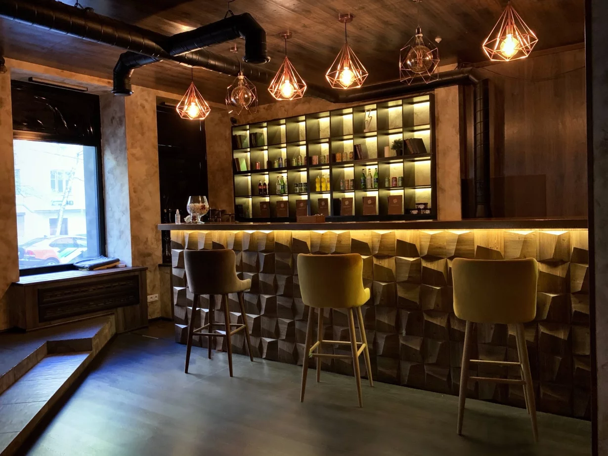 Интерьер/Экстерьер/Банкетная зона/Бар/Стол для двоих/Вход/Главный зал/Lounge зона лаунж Chorse Lounge фото