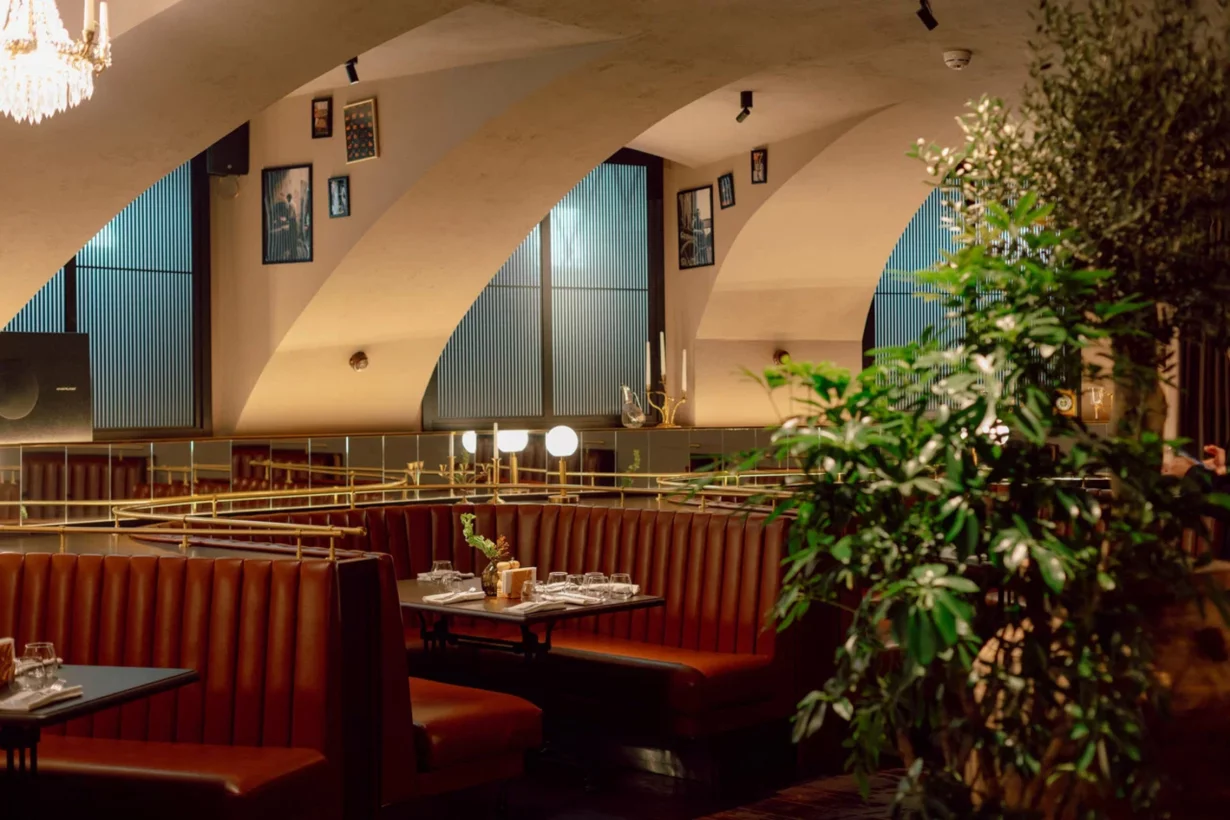 Интерьер/Экстерьер/Банкетная зона/Бар/Стол для двоих/Вход/Главный зал/Lounge зона ресторан Pádre Khinkali фото
