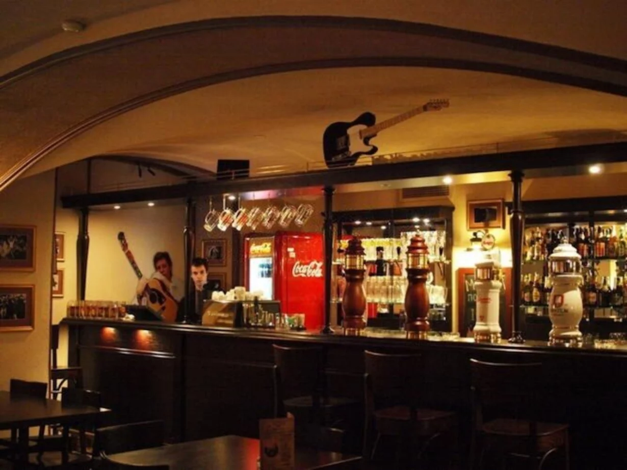 Банкетный зал паба Рок паб (Rock Pub) на Невском проспекте - ТоМесто Санкт-Петер