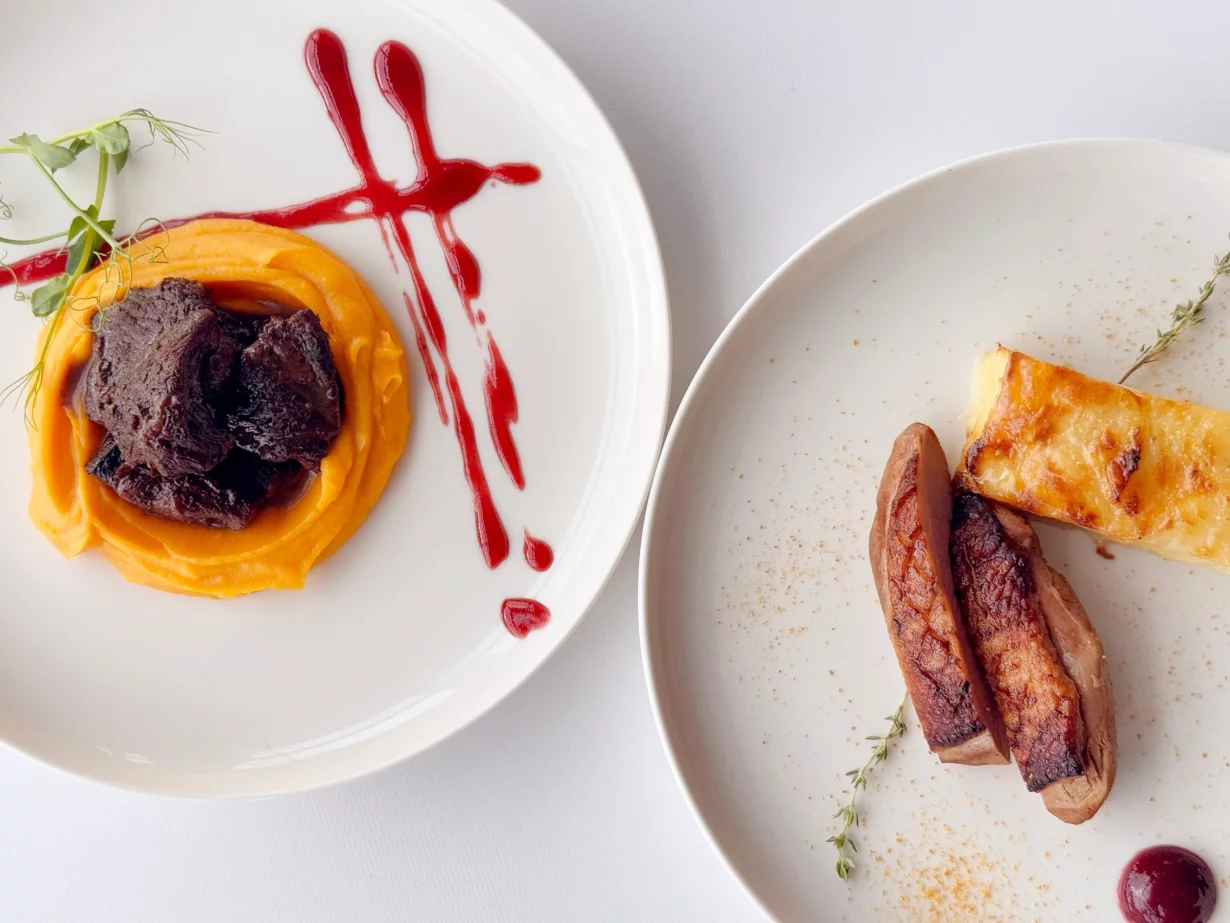 Интерьер/Экстерьер/Банкетная зона/Бар/Стол для двоих/Вход/Главный зал/Lounge зона ресторан Пространство 360 фото