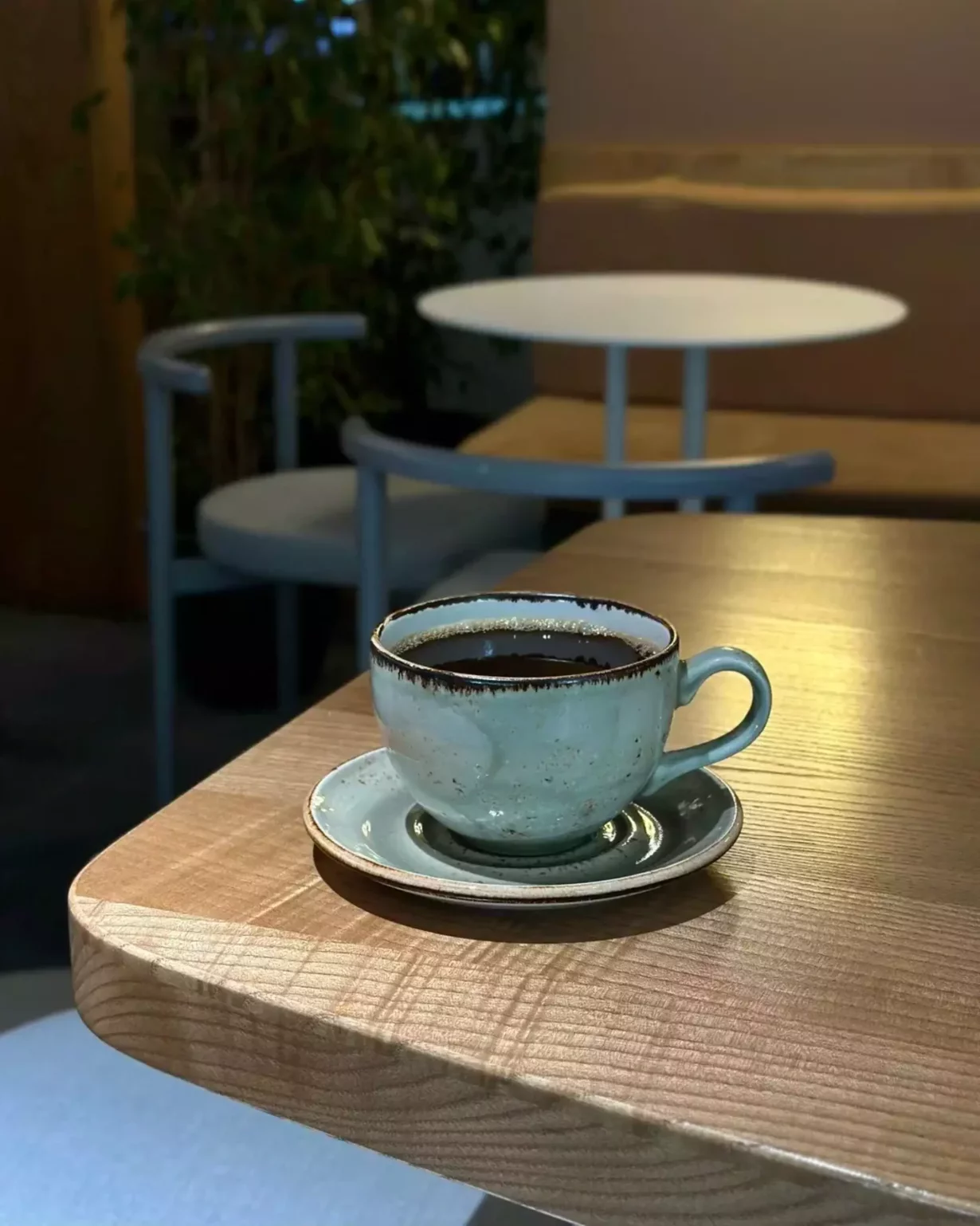 Интерьер/Экстерьер/Банкетная зона/Бар/Стол для двоих/Вход/Главный зал/Lounge зона кофейня Зацепи Кофе фото