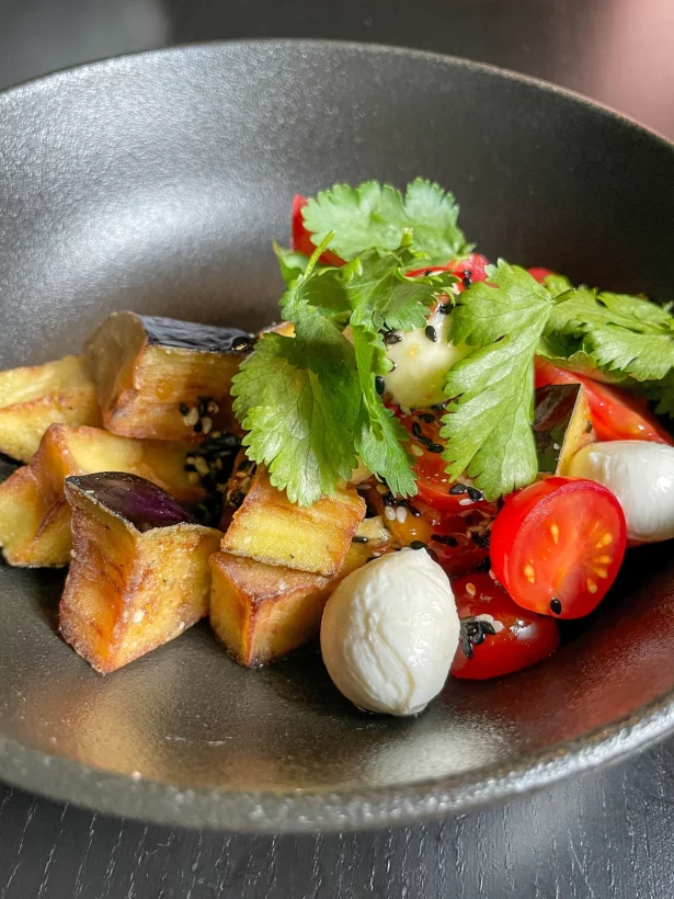 Интерьер/Экстерьер/Банкетная зона/Бар/Стол для двоих/Вход/Главный зал/Lounge зона ресторан Мясо Есть фото