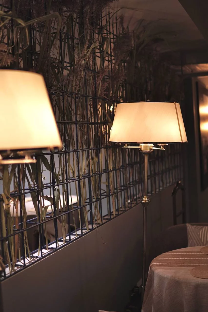 Интерьер/Экстерьер/Банкетная зона/Бар/Стол для двоих/Вход/Главный зал/Lounge зона ресторан Своё фото