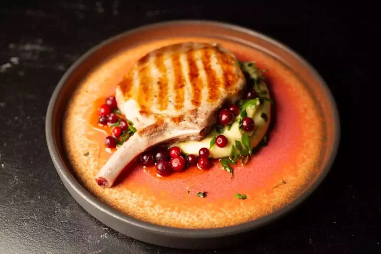 Интерьер/Экстерьер/Банкетная зона/Бар/Стол для двоих/Вход/Главный зал/Lounge зона караоке-клуб Ля-Мажор фото