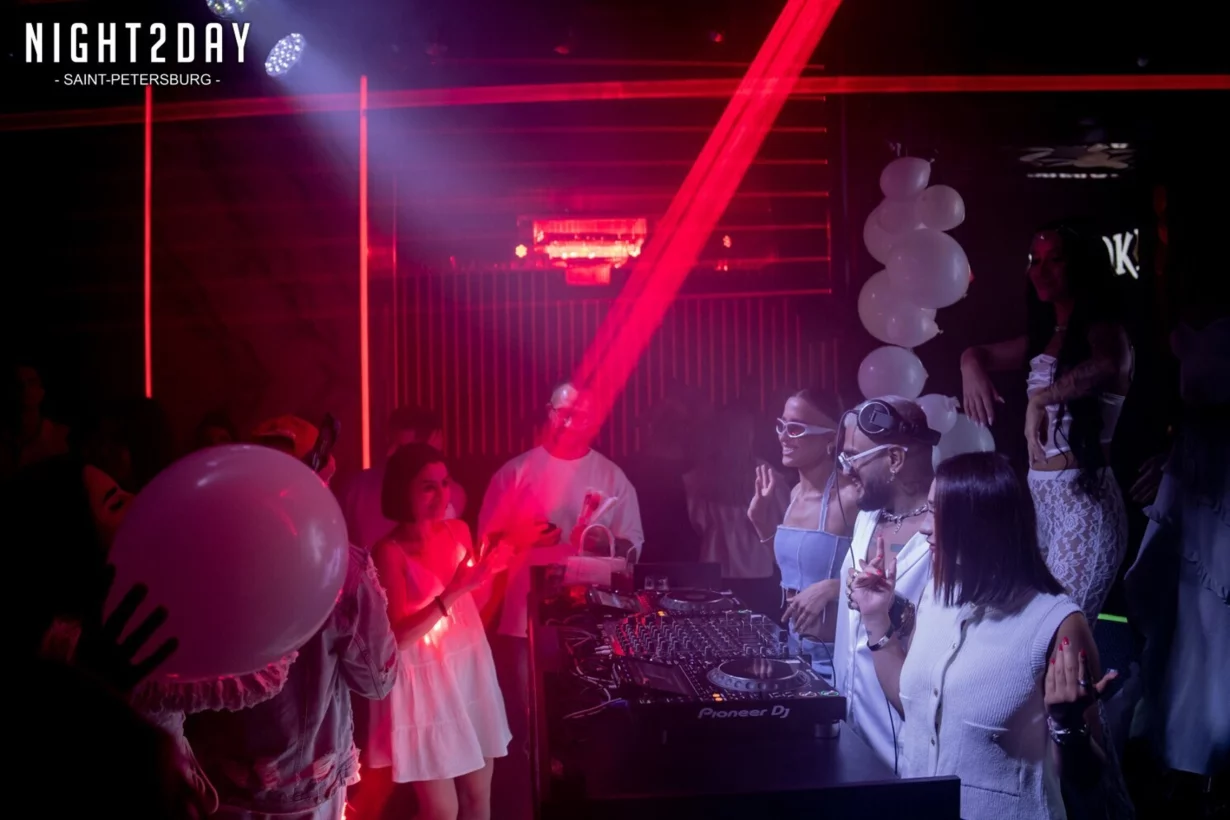 Интерьер/Экстерьер/Банкетная зона/Бар/Стол для двоих/Вход/Главный зал/Lounge зона клуб Project фото