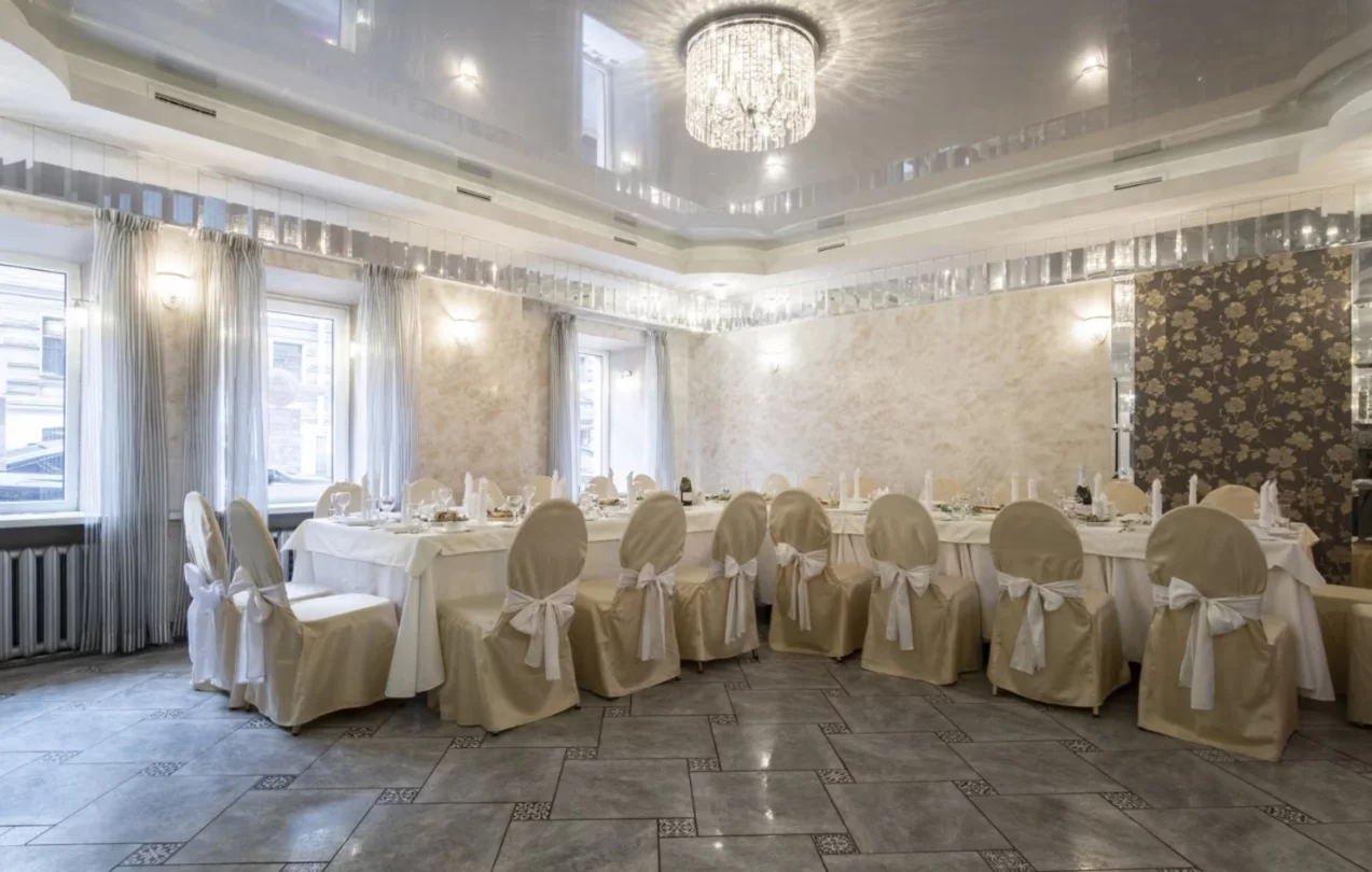 Интерьер/Экстерьер/Банкетная зона/Бар/Стол для двоих/Вход/Главный зал/Lounge зона банкетный зал Laudes фото