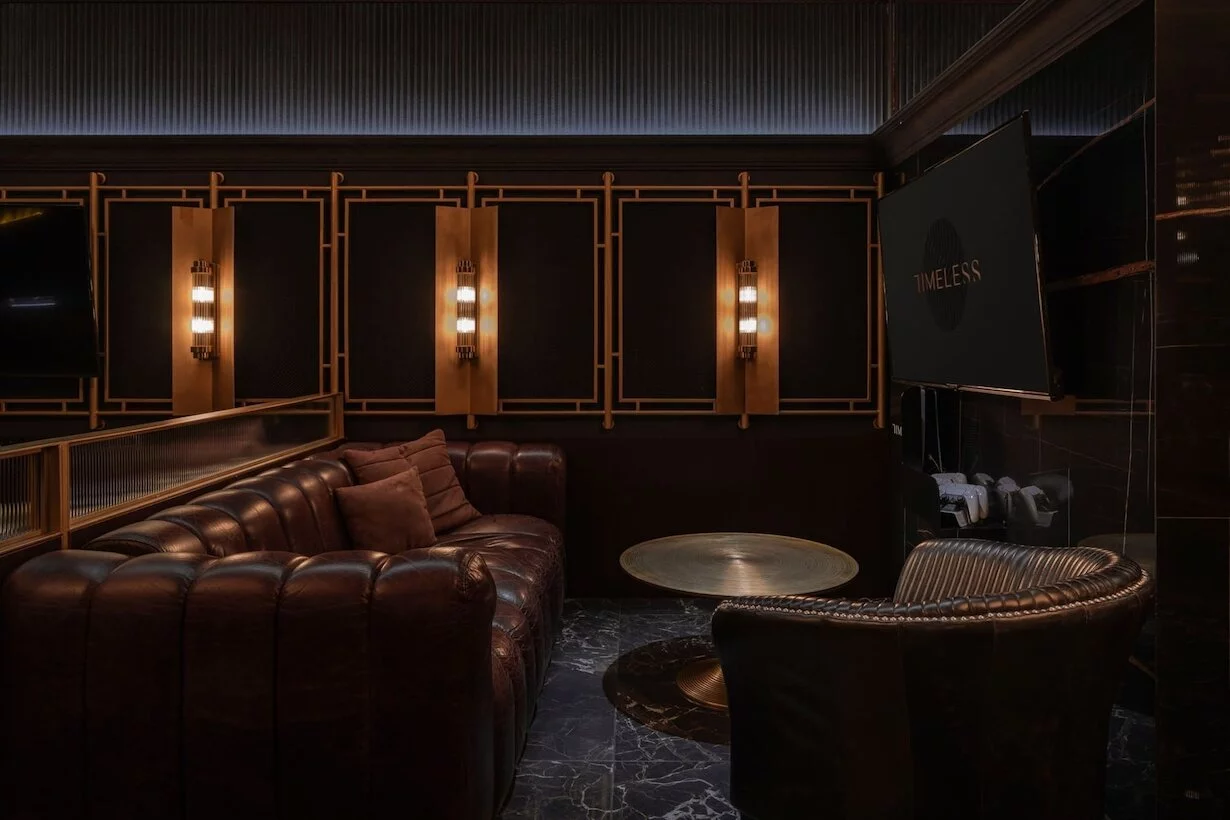 Интерьер/Экстерьер/Банкетная зона/Бар/Стол для двоих/Вход/Главный зал/Lounge зона кальянная Timeless Новый Арбат фото