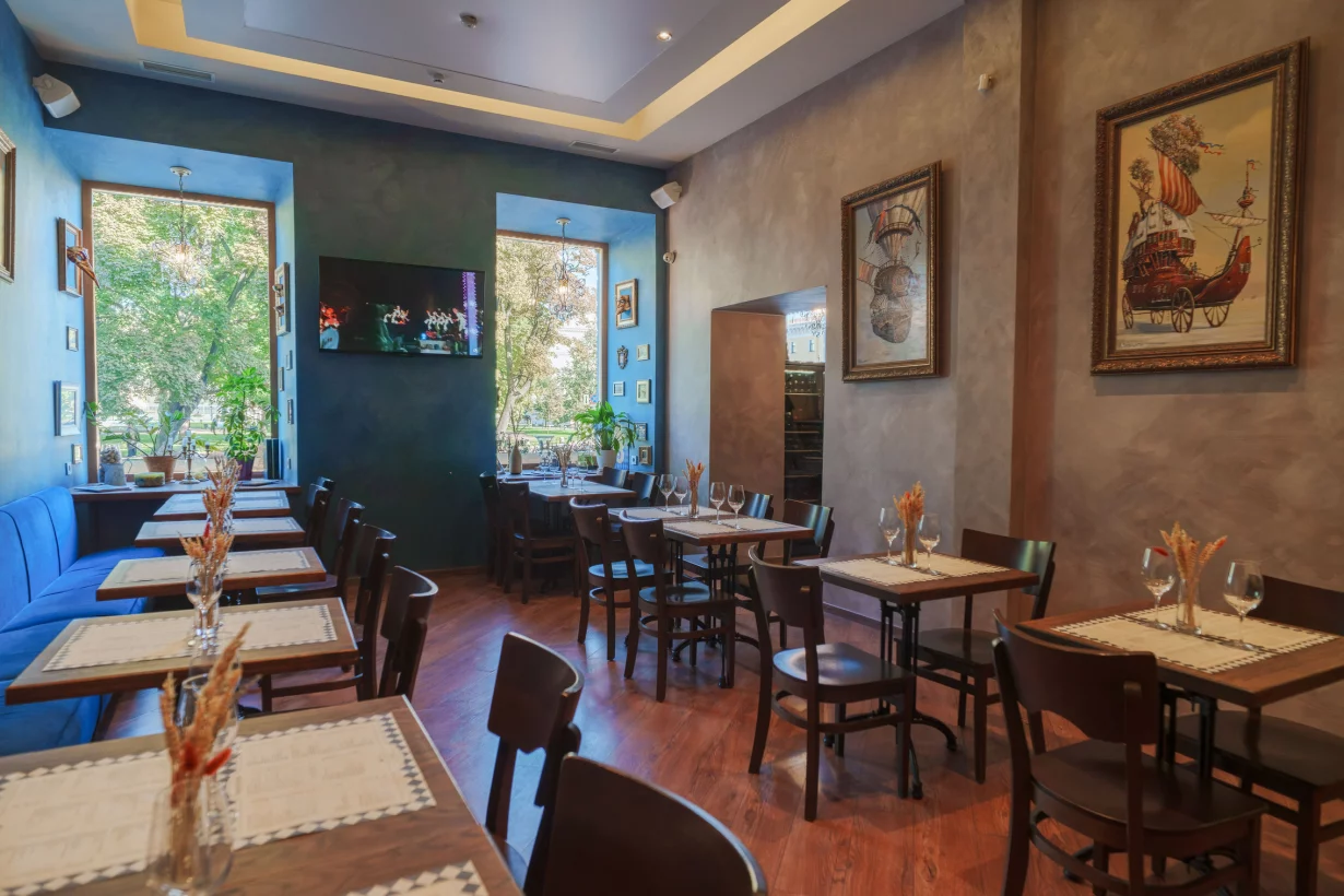 Интерьер/Экстерьер/Банкетная зона/Бар/Стол для двоих/Вход/Главный зал/Lounge зона ресторан Sapori di Italia фото