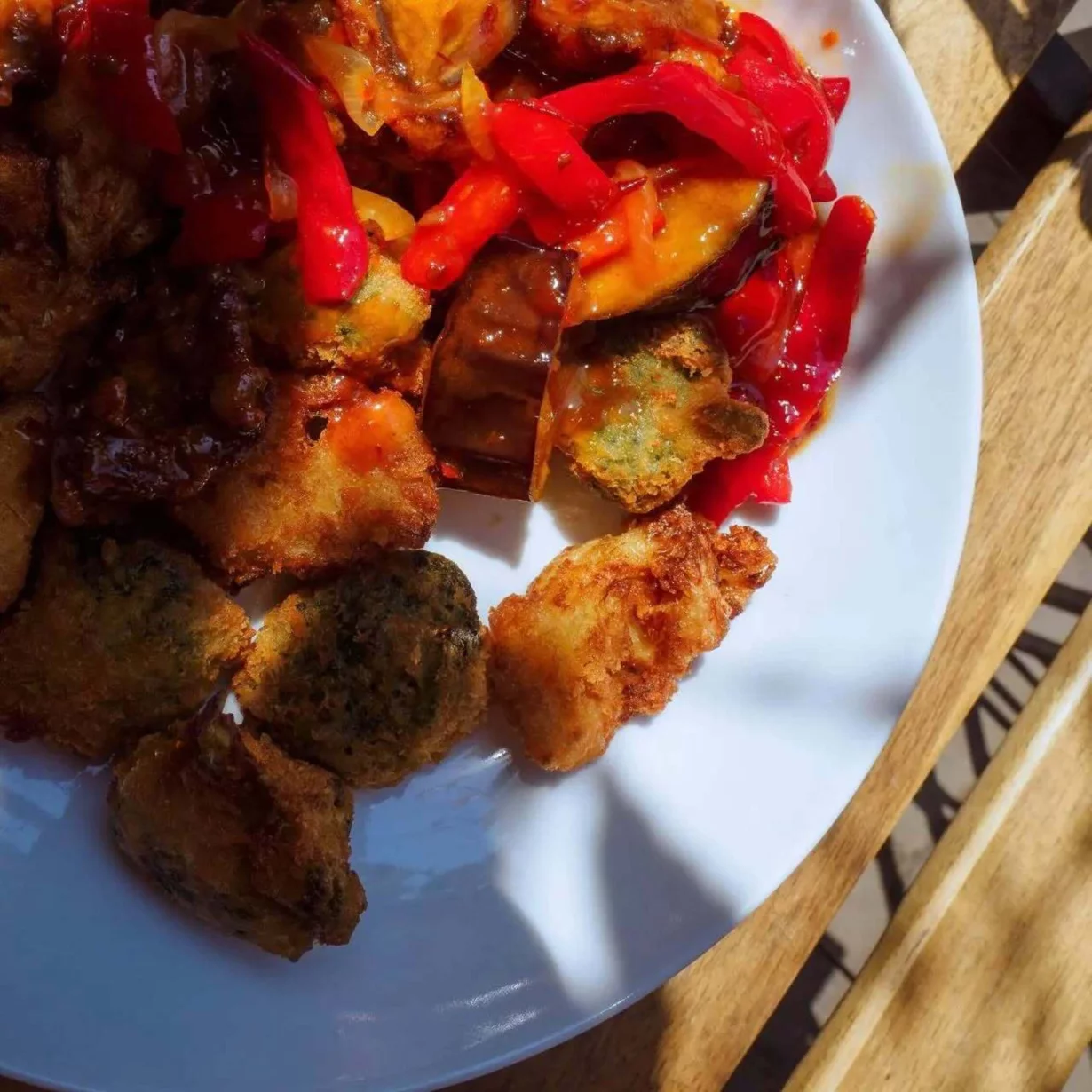 Интерьер/Экстерьер/Банкетная зона/Бар/Стол для двоих/Вход/Главный зал/Lounge зона  Фьюжн экспресс фото