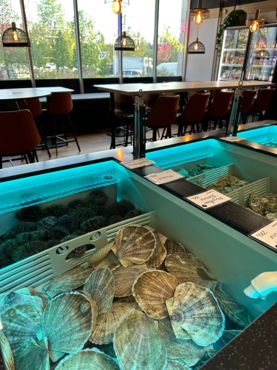 Интерьер/Экстерьер/Банкетная зона/Бар/Стол для двоих/Вход/Главный зал/Lounge зона гастробар Деликатеска фото