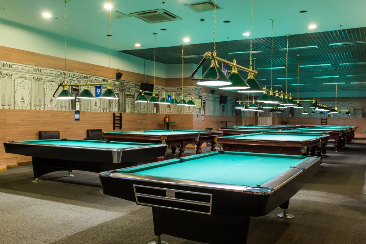 Интерьер/Экстерьер/Банкетная зона/Бар/Стол для двоих/Вход/Главный зал/Lounge зона банкетный зал Боулинг-клуб фото