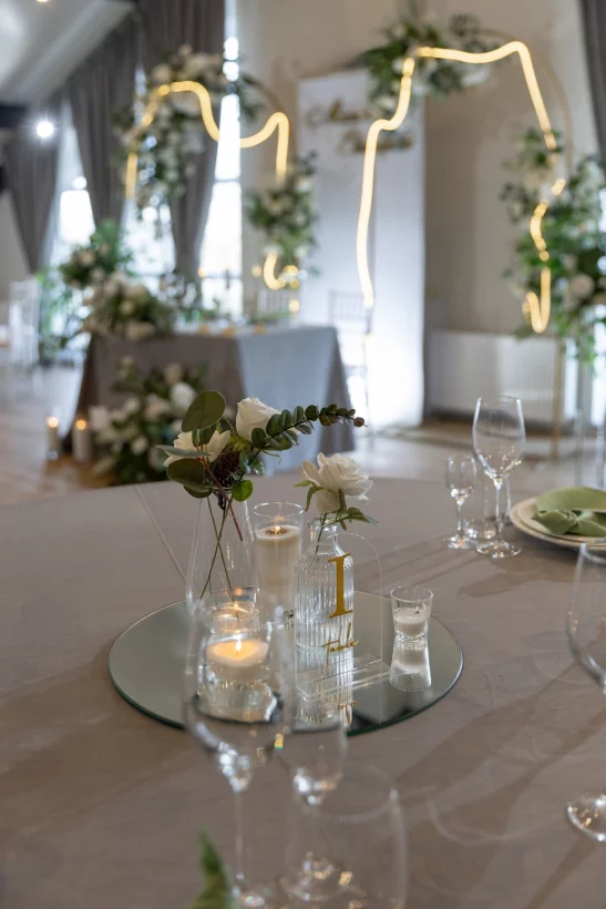 Интерьер/Экстерьер/Банкетная зона/Бар/Стол для двоих/Вход/Главный зал/Lounge зона ресторан Молоко фото