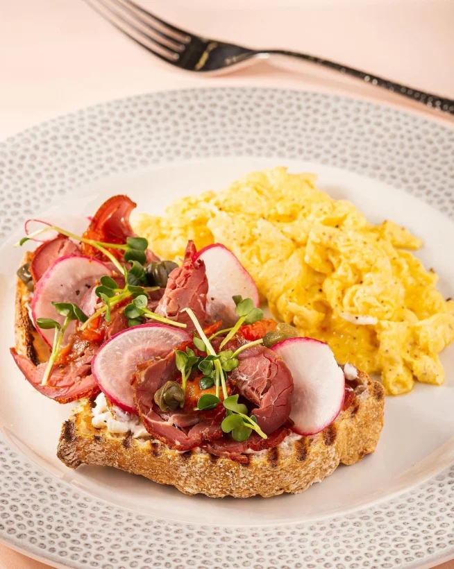 Интерьер/Экстерьер/Банкетная зона/Бар/Стол для двоих/Вход/Главный зал/Lounge зона кафе Круассан фото