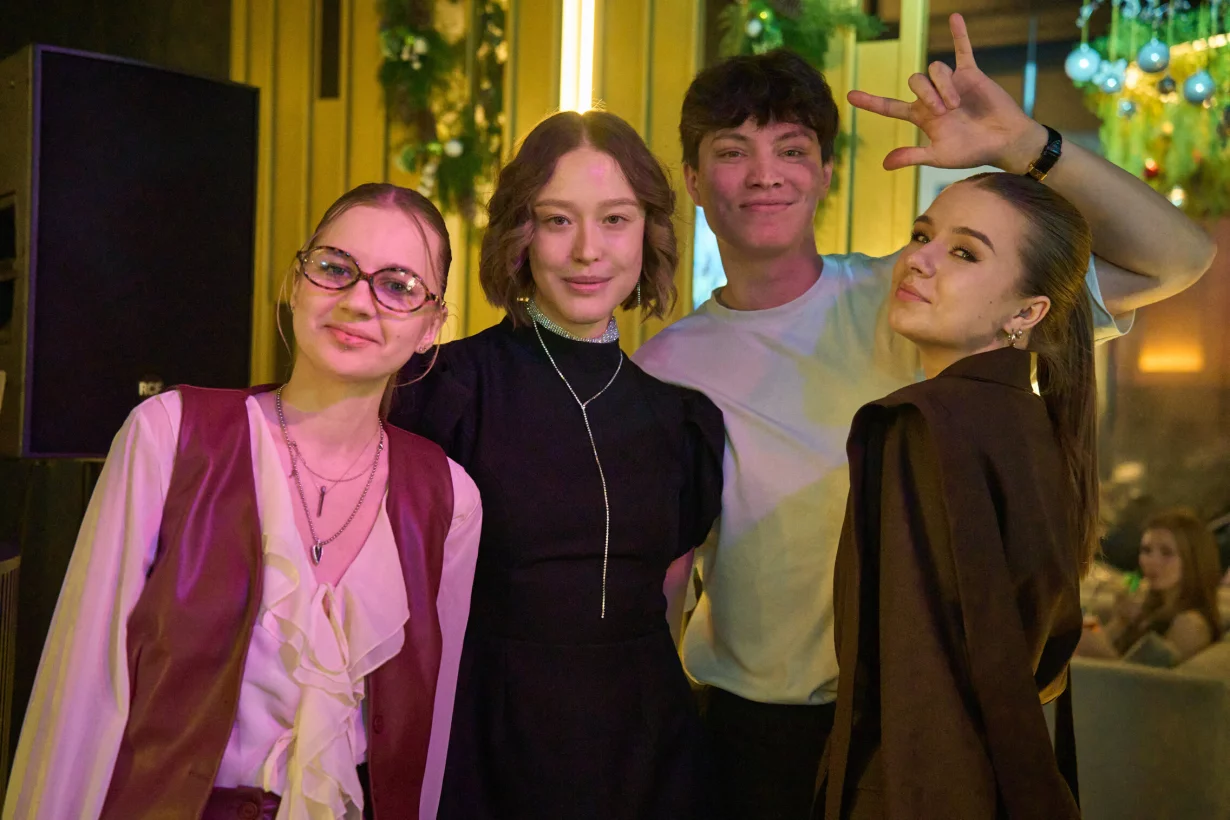 Интерьер/Экстерьер/Банкетная зона/Бар/Стол для двоих/Вход/Главный зал/Lounge зона кальянная Мята Мира Platinum фото