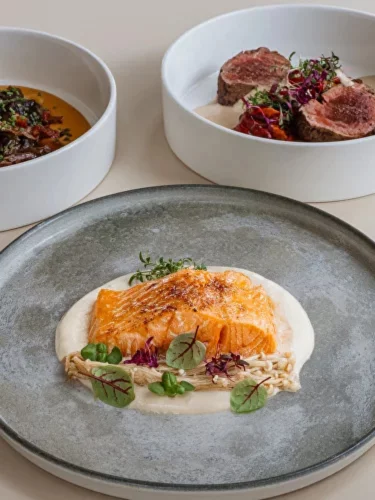 Интерьер/Экстерьер/Банкетная зона/Бар/Стол для двоих/Вход/Главный зал/Lounge зона ресторан Берег желаний фото