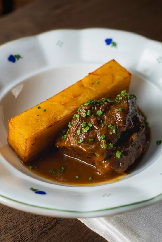 Интерьер/Экстерьер/Банкетная зона/Бар/Стол для двоих/Вход/Главный зал/Lounge зона ресторан Берег фото