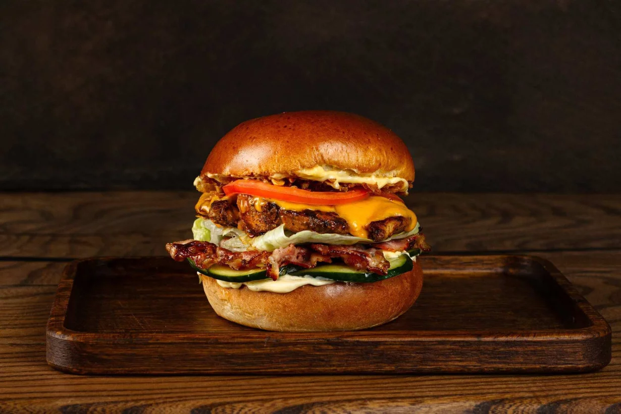 Интерьер/Экстерьер/Банкетная зона/Бар/Стол для двоих/Вход/Главный зал/Lounge зона гастробар N. I. G. D. E фото