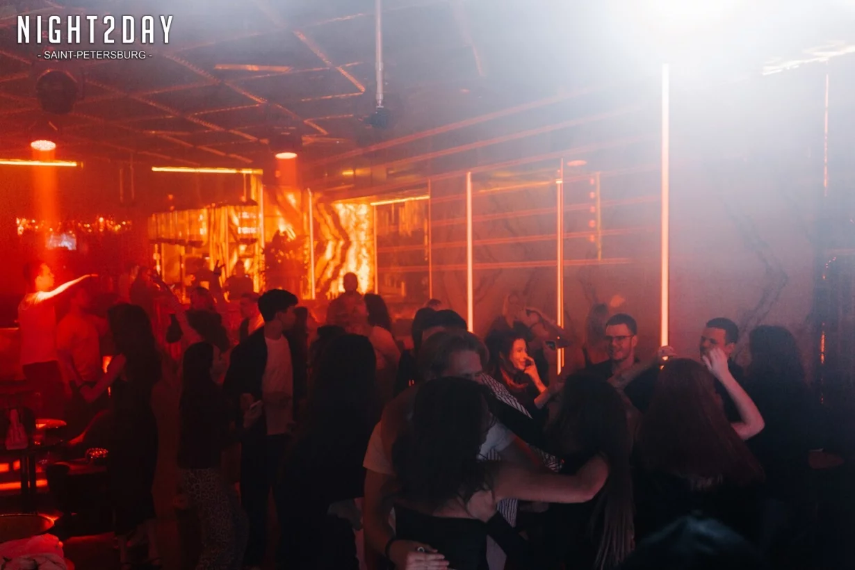 Интерьер/Экстерьер/Банкетная зона/Бар/Стол для двоих/Вход/Главный зал/Lounge зона клуб Project фото