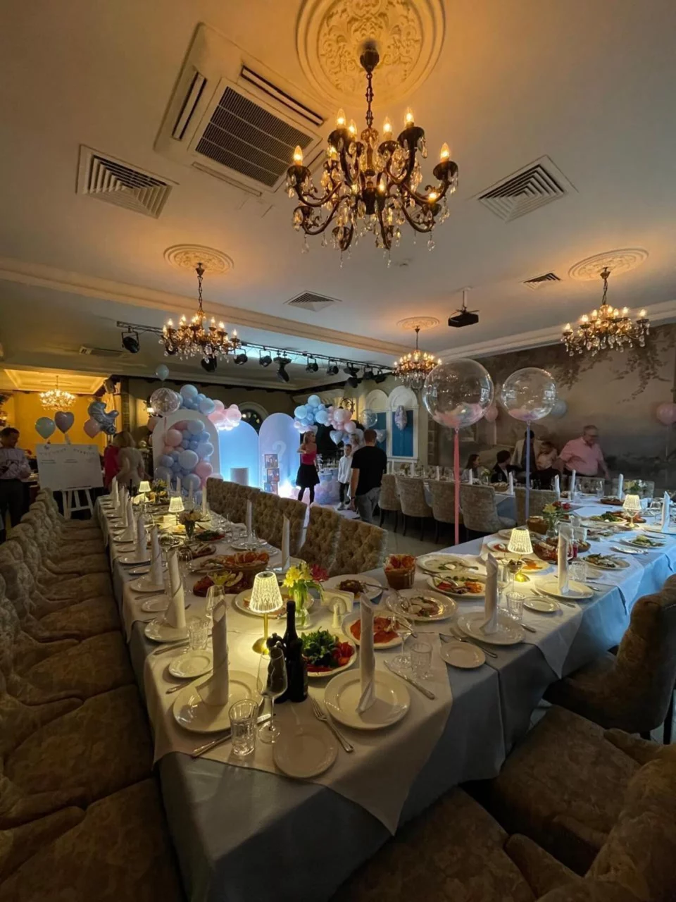 Интерьер/Экстерьер/Банкетная зона/Бар/Стол для двоих/Вход/Главный зал/Lounge зона ресторан La Provincia фото