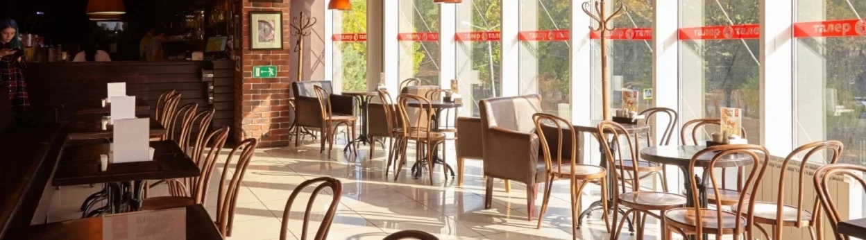 Интерьер/Экстерьер/Банкетная зона/Бар/Стол для двоих/Вход/Главный зал/Lounge зона кафе Питькофе фото