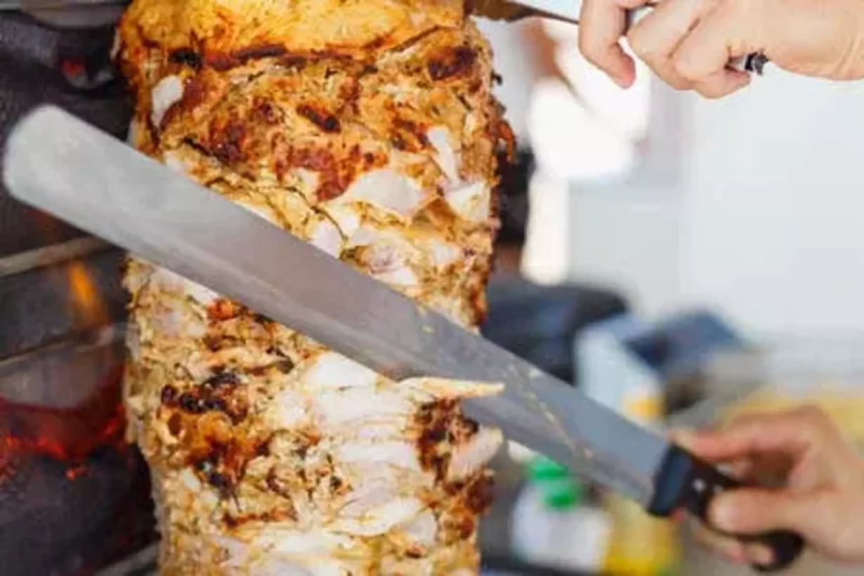 Интерьер/Экстерьер/Банкетная зона/Бар/Стол для двоих/Вход/Главный зал/Lounge зона фастфуд Gyros Original фото