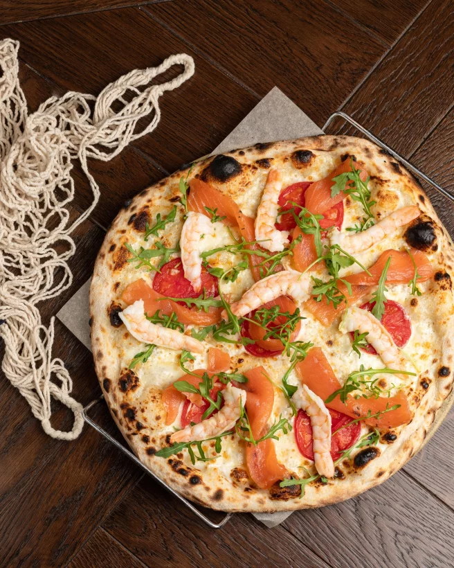 Интерьер/Экстерьер/Банкетная зона/Бар/Стол для двоих/Вход/Главный зал/Lounge зона ресторан Maturo Tomato фото