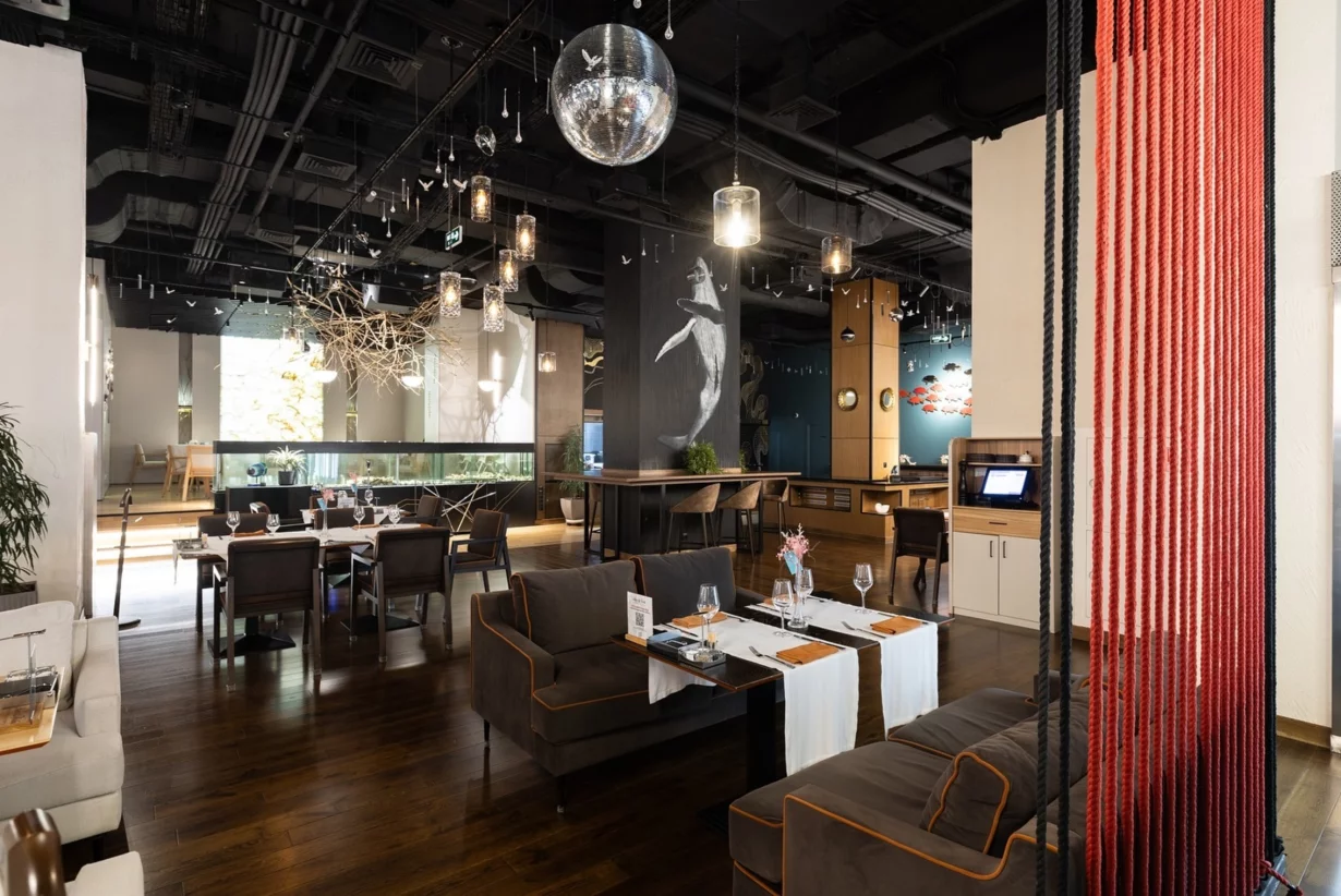 Интерьер/Экстерьер/Банкетная зона/Бар/Стол для двоих/Вход/Главный зал/Lounge зона ресторан Мясо&Рыба фото