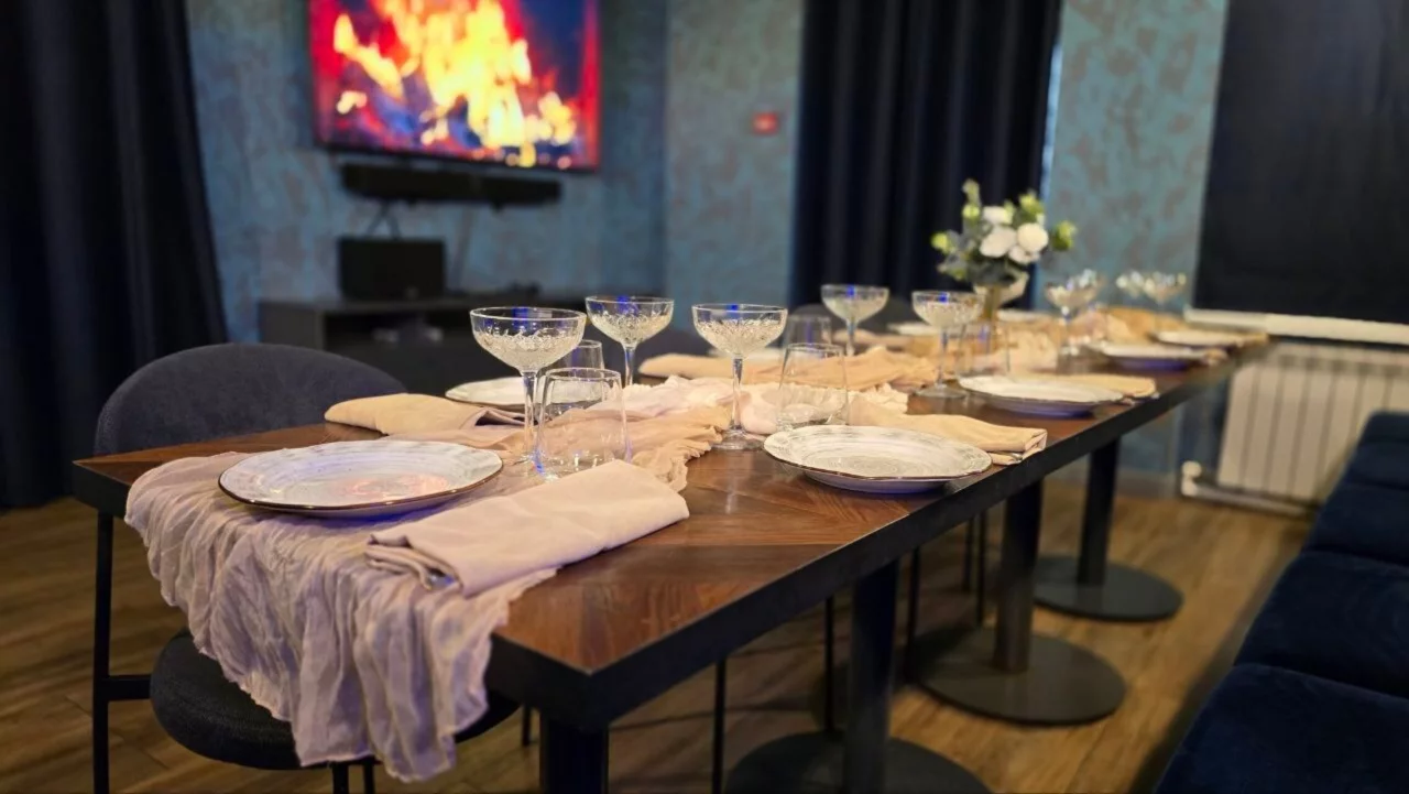 Интерьер/Экстерьер/Банкетная зона/Бар/Стол для двоих/Вход/Главный зал/Lounge зона ресторан Раковарня «В ус не дул» на Пятницкой фото