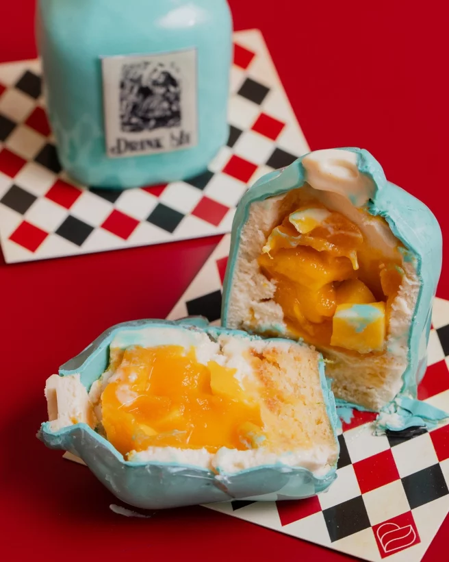 Интерьер/Экстерьер/Банкетная зона/Бар/Стол для двоих/Вход/Главный зал/Lounge зона кафе Cherchez Bistrot фото