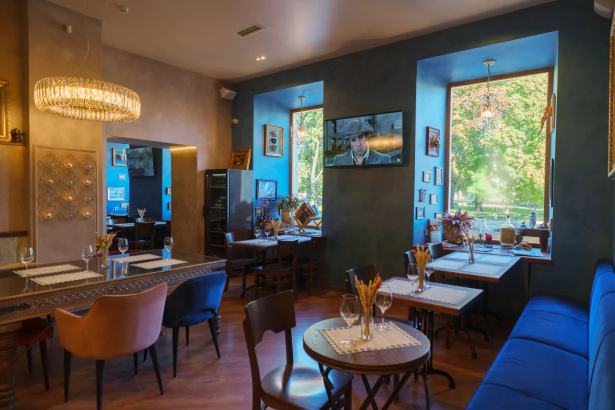 Интерьер/Экстерьер/Банкетная зона/Бар/Стол для двоих/Вход/Главный зал/Lounge зона ресторан Sapori di Italia фото