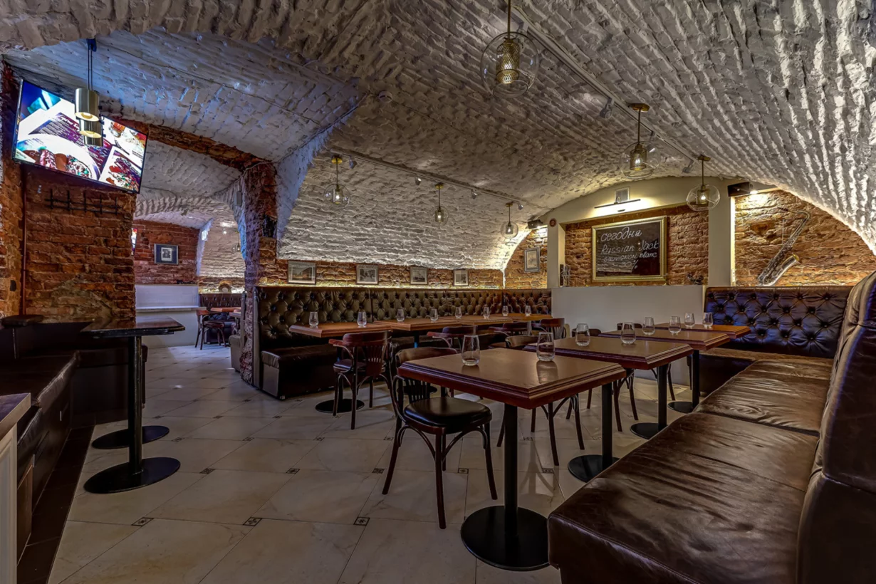 Интерьер/Экстерьер/Банкетная зона/Бар/Стол для двоих/Вход/Главный зал/Lounge зона гастробар Carre фото