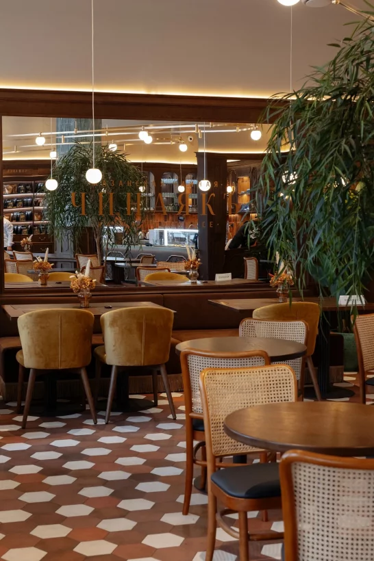 Интерьер/Экстерьер/Банкетная зона/Бар/Стол для двоих/Вход/Главный зал/Lounge зона кафе Чинаякъ фото