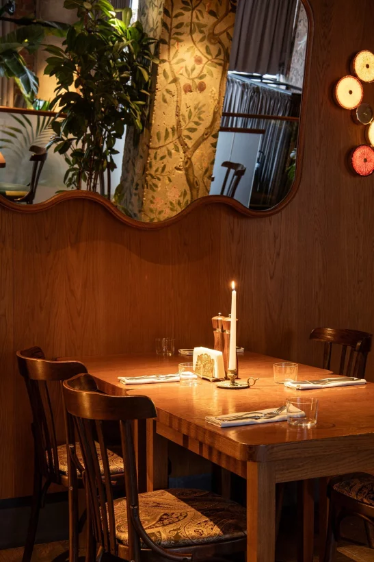 Интерьер/Экстерьер/Банкетная зона/Бар/Стол для двоих/Вход/Главный зал/Lounge зона ресторан Be Italian фото