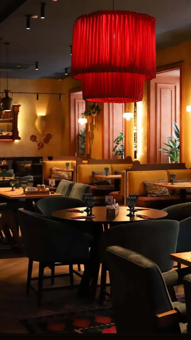 Интерьер/Экстерьер/Банкетная зона/Бар/Стол для двоих/Вход/Главный зал/Lounge зона ресторан Грузинские истории фото